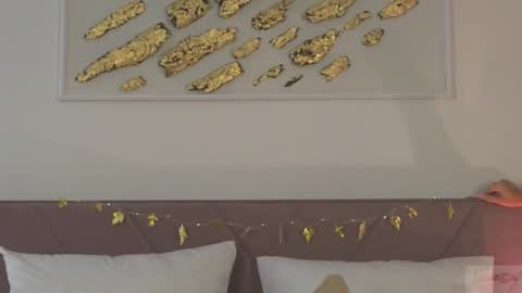 violetta_finch online show from 10/23/25, 10:36