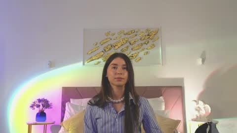 Snapshot of violetta_finch chatting on 04/05/26, 10:12 violetta_finch online show from 04/05/26, 10:12