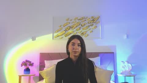 Snapshot of violetta_finch chatting on 05/01/26, 10:31 violetta_finch online show from 05/01/26, 10:31