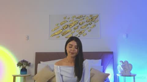 Snapshot of violetta_finch chatting on 05/23/26, 11:03 violetta_finch online show from 05/23/26, 11:03