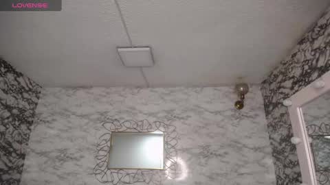 Violetta  online show from 02/05/25, 03:13