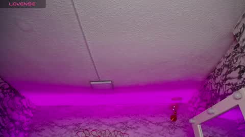 Violetta  online show from 02/28/25, 03:48