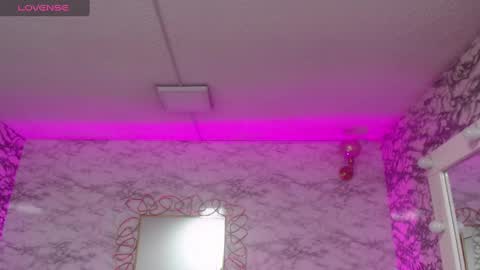 Violetta  online show from 03/08/25, 04:01