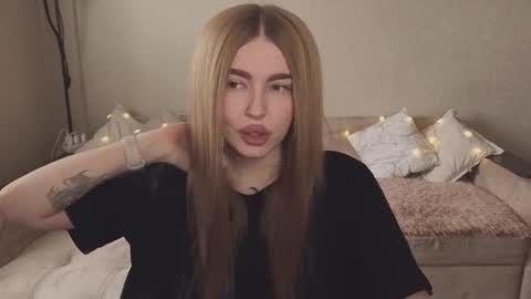 ViolettaOtis online show from 09/17/25, 11:23