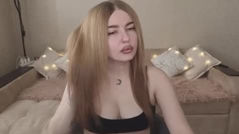 ViolettaOtis online show from 10/05/25, 09:40