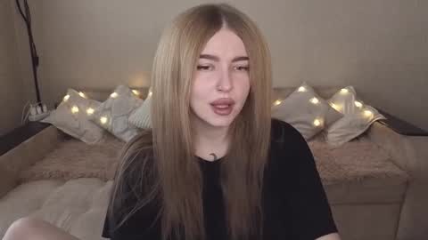 ViolettaOtis online show from 10/25/25, 12:45