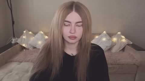 ViolettaOtis online show from 11/16/25, 10:43