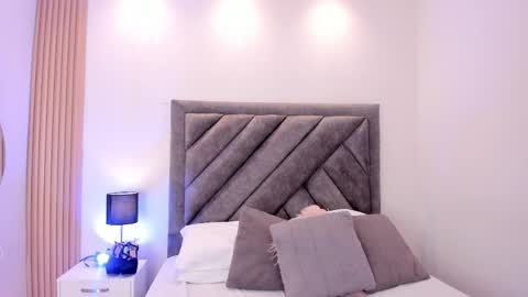 violettarousee online show from 05/01/26, 10:58