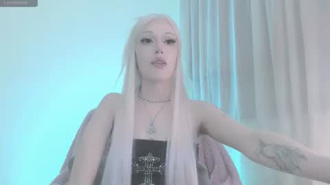 Snapshot of violettbones chatting on 06/25/26, 07:02 Violett online show from 06/25/26, 07:02