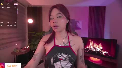 Snapshot of violette_clerk1 chatting on 10/07/25, 08:50 JULIE UWU online show from 10/07/25, 08:50