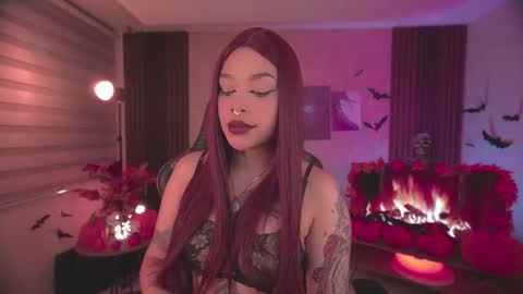 Snapshot of violette_clerk1 chatting on 10/16/25, 05:58 JULIE UWU online show from 10/16/25, 05:58