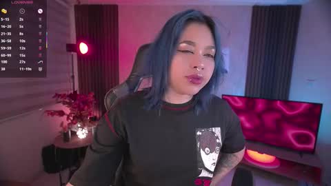 Snapshot of violette_clerk1 chatting on 11/09/25, 03:43 JULIE UWU online show from 11/09/25, 03:43