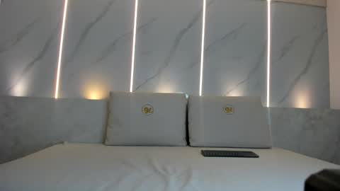 Snapshot of violette_rave chatting on 11/29/25, 11:57 online show from 11/29/25, 11:57