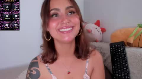 Snapshot of violetteramirez01 chatting on 09/28/25, 06:24 Violette online show from 09/28/25, 06:24