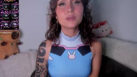 Violette  online show from 11/21/25, 10:08