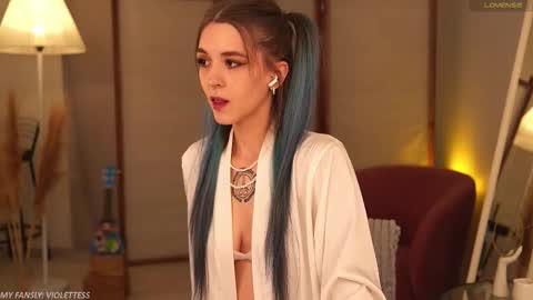 violettessa online show from 11/18/25, 12:31