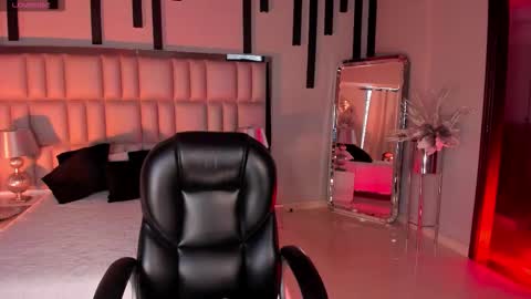 Violett  online show from 11/06/25, 06:20