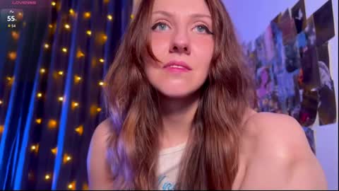 Snapshot of violettmo0n chatting on 04/03/26, 02:20 Next stream 1522026 400 GMT 3 online show from 04/03/26, 02:20