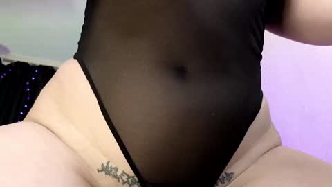 Snapshot of violetvio1ator chatting on 02/08/25, 10:18 Dommy mommy online show from 02/08/25, 10:18