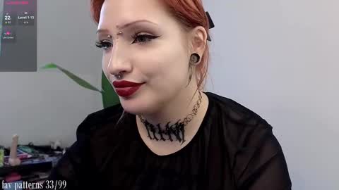 Snapshot of violetvio1ator chatting on 03/06/25, 11:47 Dommy mommy online show from 03/06/25, 11:47