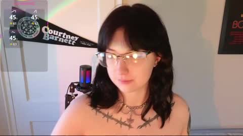 Snapshot of violetwinter666 chatting on 03/07/25, 03:07 Violet Winter  indie sleaze goth girl next door online show from 03/07/25, 03:07