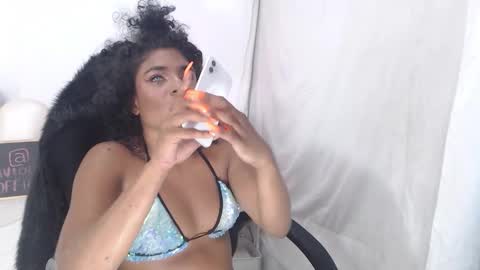 Snapshot of violetxia_ chatting on 02/05/26, 04:06 violetxia_ online show from 02/05/26, 04:06