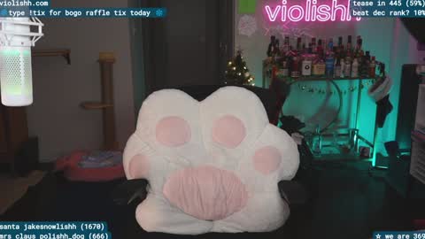 Snapshot of violishh chatting on 12/18/24, 02:21 follow me on twitter violishh and ig violishh online show from 12/18/24, 02:21