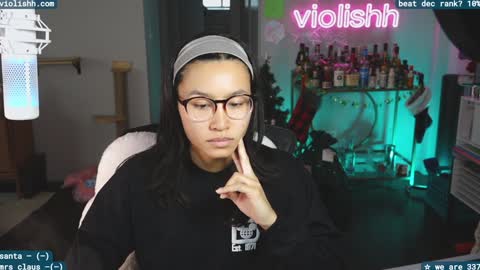 Snapshot of violishh chatting on 12/18/24, 08:03 follow me on twitter violishh and ig violishh online show from 12/18/24, 08:03