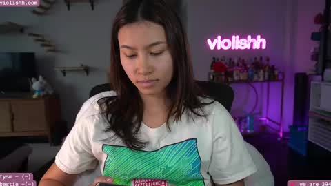 Snapshot of violishh chatting on 02/15/25, 07:50 follow me on twitter violishh and ig violishh online show from 02/15/25, 07:50