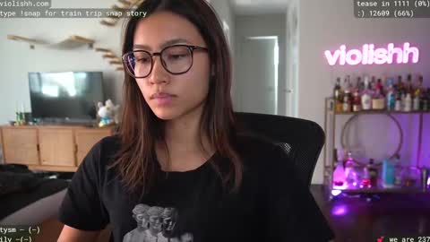 Snapshot of violishh chatting on 02/28/25, 09:23 follow me on twitter violishh and ig violishh online show from 02/28/25, 09:23