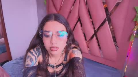 Snapshot of viollettaa_ chatting on 09/17/25, 07:04 Violetta online show from 09/17/25, 07:04