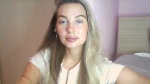 Snapshot of viraya chatting on 07/20/26, 05:26 emma online show from 07/20/26, 05:26