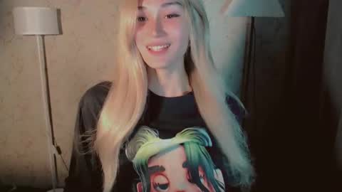 Pearl online show from 10/28/25, 01:31