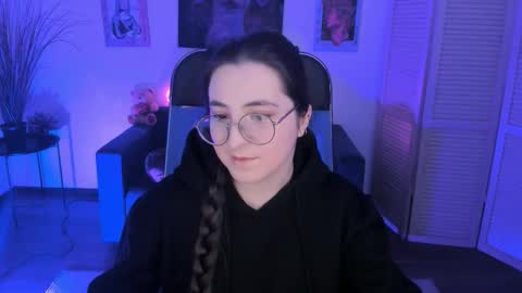 your love online show from 12/23/25, 04:32