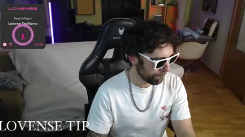 Snapshot of virusz10 chatting on 12/22/24, 12:16 virusz10 online show from 12/22/24, 12:16