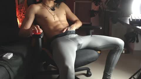 Snapshot of vito_benz chatting on 04/13/26, 04:18 VITO BENZ online show from 04/13/26, 04:18