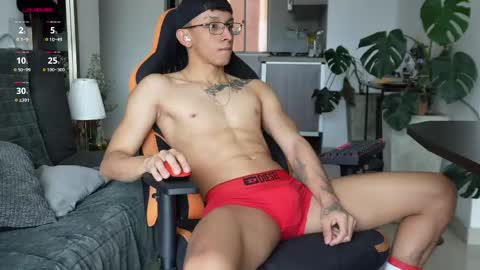Snapshot of vito_benz chatting on 04/25/26, 05:43 VITO BENZ online show from 04/25/26, 05:43