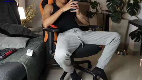 Snapshot of vito_benz chatting on 06/11/26, 01:49 VITO BENZ online show from 06/11/26, 01:49