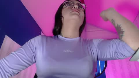 Snapshot of vitoria23_ chatting on 06/08/26, 02:39 victoria 3 online show from 06/08/26, 02:39