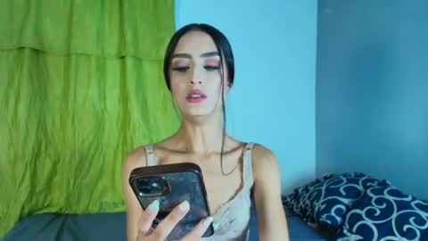 vitoriia_ online show from 06/18/26, 04:46