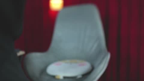 Snapshot of vitta_alfayed chatting on 12/29/24, 10:14 VittaaaPlease help me with your thumbs up its important online show from 12/29/24, 10:14