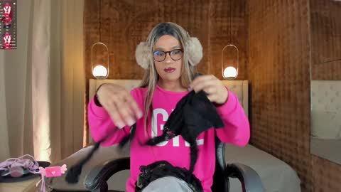 Snapshot of vitta_alfayed chatting on 01/15/25, 12:58 VittaaaPlease help me with your thumbs up its important online show from 01/15/25, 12:58