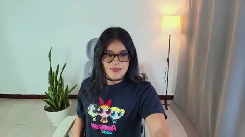 Snapshot of vitta_alfayed chatting on 10/17/25, 02:15 VittaaaPlease help me with your thumbs up its important online show from 10/17/25, 02:15