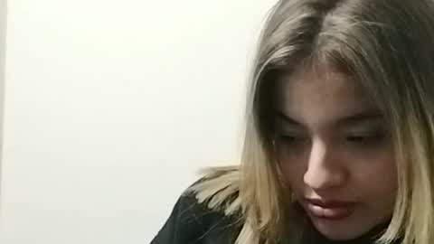 Vitto Petite online show from 07/06/26, 02:30