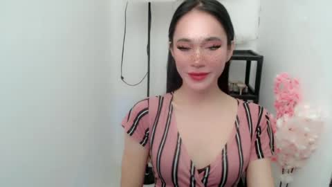 Snapshot of vivahotbabessandra chatting on 06/17/26, 12:02 SANDRA GOING YOU online show from 06/17/26, 12:02