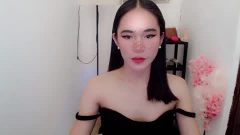 Snapshot of vivahotbabessandra chatting on 06/30/26, 12:22 SANDRA GOING YOU online show from 06/30/26, 12:22