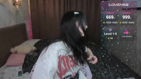 Vivi   online show from 02/10/25, 03:03