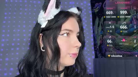 Vivi   online show from 11/28/25, 06:16