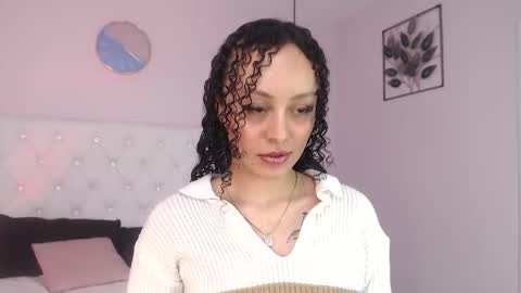 Snapshot of vivi_gh1 chatting on 10/14/25, 03:29 Vivi online show from 10/14/25, 03:29