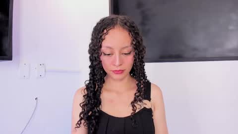Vivi online show from 05/10/26, 03:33